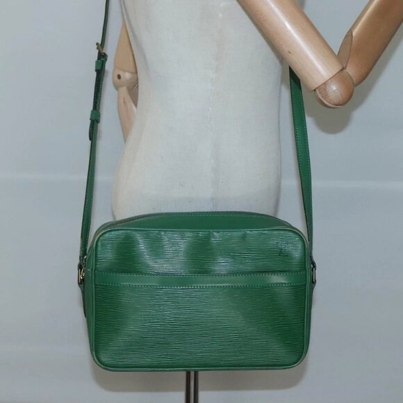 LOUIS VUITTON Epi Trocadero 27 Shoulder Bag Green LV Auth - Picture 14 of 16